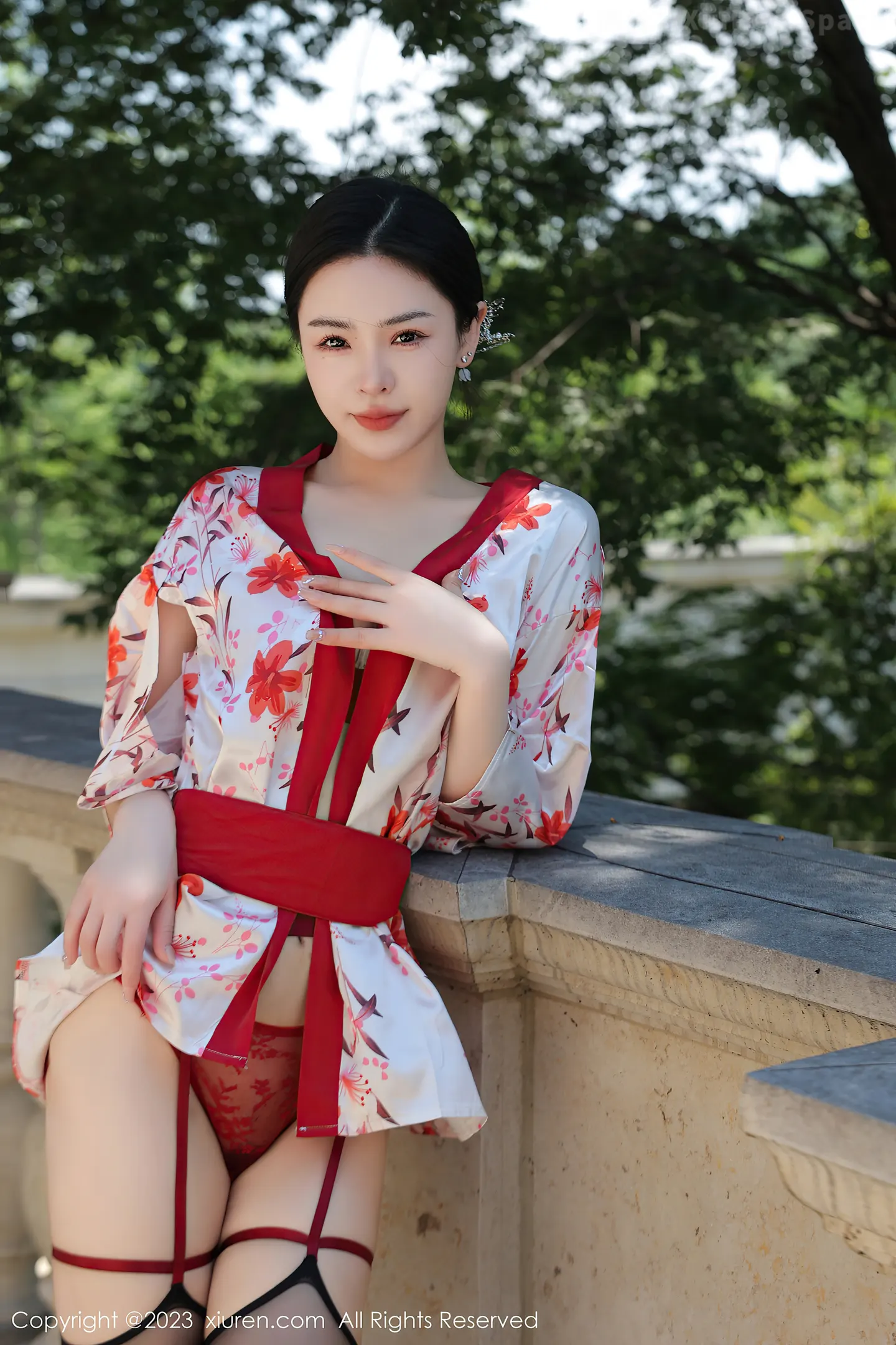 图片[5]-[XiuRen秀人网]VOL.7177 模特米粒子脱性感和服露红色蕾丝内衣配黑丝吊袜迷人诱惑写真50P-秀人网官方网站